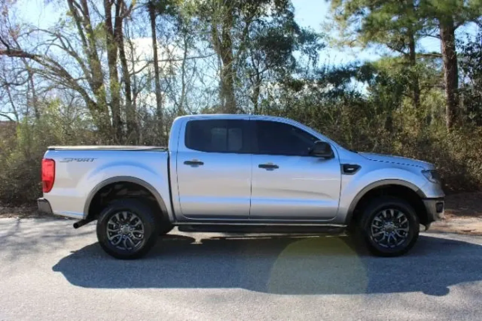 2020 Ford Ranger XLT (1FTER4EH5LL) with an EcoBoost 2.3L I-4 gasoline direct injection engine, 10A transmission, located at 9146 Ocean Hwy West, Calabash, NC, 28467, (910) 579-1110, 33.928635, -78.576157 - For the driver who wants one vehicle that can handle weekday commutes, weekend projects, and spontaneous trips to the coast, this 2020 Ford Ranger XLT SuperCrew is built for real life in southeastern North Carolina. Whether you're hauling gear for a day at Lake Waccamaw, towing a small trailer out t - Photo#3