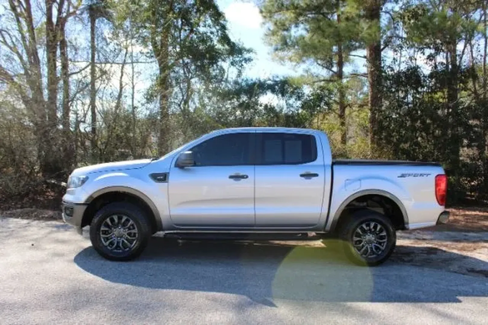 2020 Ford Ranger XLT (1FTER4EH5LL) with an EcoBoost 2.3L I-4 gasoline direct injection engine, 10A transmission, located at 9146 Ocean Hwy West, Calabash, NC, 28467, (910) 579-1110, 33.928635, -78.576157 - For the driver who wants one vehicle that can handle weekday commutes, weekend projects, and spontaneous trips to the coast, this 2020 Ford Ranger XLT SuperCrew is built for real life in southeastern North Carolina. Whether you're hauling gear for a day at Lake Waccamaw, towing a small trailer out t - Photo#4