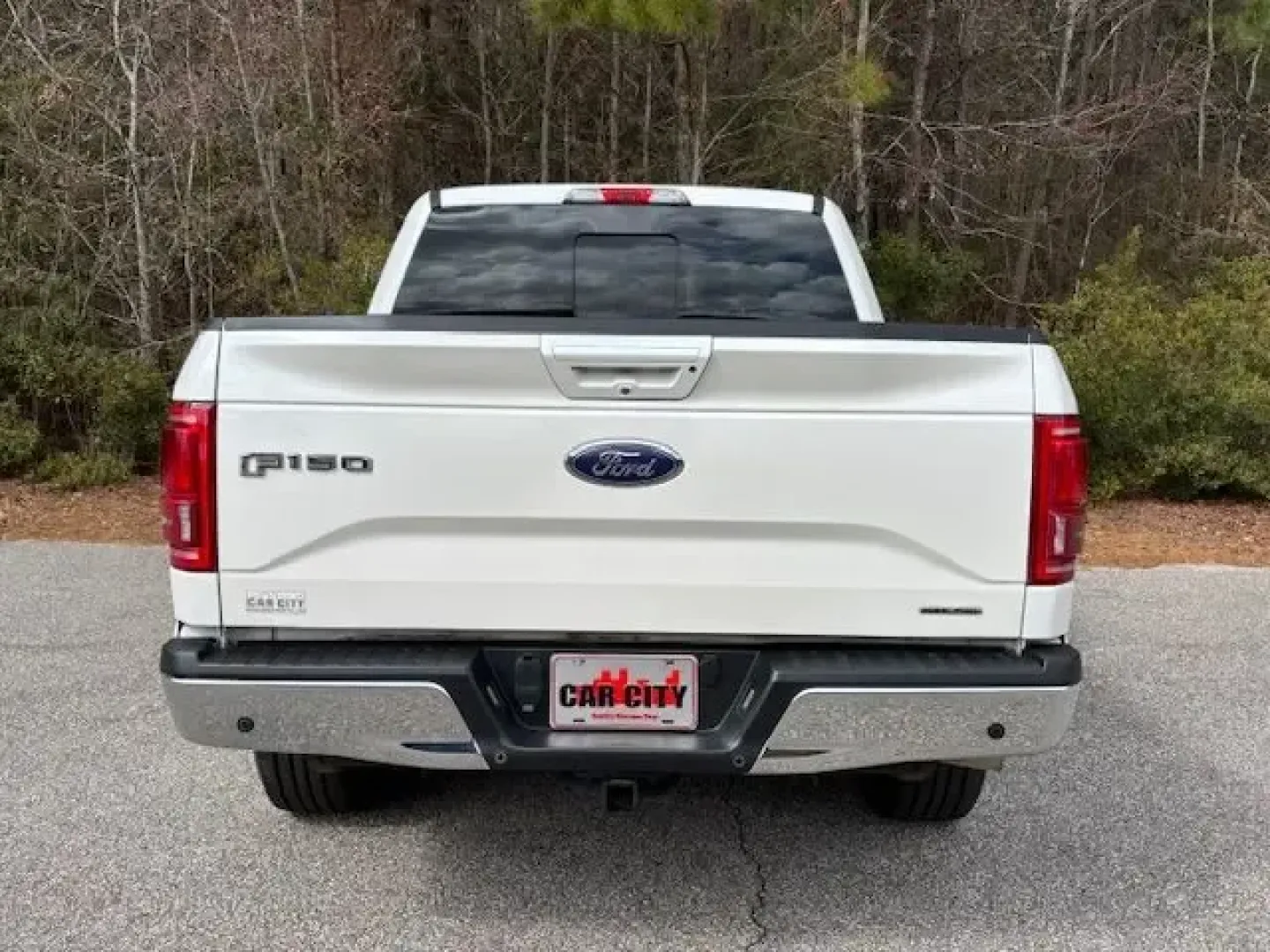 2015 /Medium Light Camel Ford F-150 LARIAT (1FTEW1CFXFF) with an 5.0L V8 engine, 6-Speed Automatic transmission, located at 2761 East Hwy 501, Conway, SC, 29526, (843) 331-1151, 33.781528, -78.989883 - For beach weekends, boat launches, and long commutes across Horry County, a full-size truck that blends real work capability with everyday comfort can change how you live. This 2015 Ford F-150 LARIAT Crew Cab is built for the driver who wants one vehicle that can handle Myrtle Beach runs, Home Depot - Photo#5
