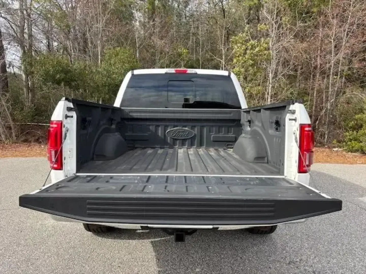 2015 /Medium Light Camel Ford F-150 LARIAT (1FTEW1CFXFF) with an 5.0L V8 engine, 6-Speed Automatic transmission, located at 2761 East Hwy 501, Conway, SC, 29526, (843) 331-1151, 33.781528, -78.989883 - For beach weekends, boat launches, and long commutes across Horry County, a full-size truck that blends real work capability with everyday comfort can change how you live. This 2015 Ford F-150 LARIAT Crew Cab is built for the driver who wants one vehicle that can handle Myrtle Beach runs, Home Depot - Photo#12
