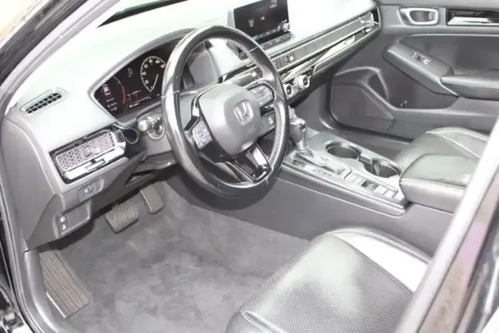 2022 Honda Civic Sedan EX (JHMFE1F72NX) with an 1.5L I-4 gasoline direct injection engine, CVT transmission, located at 3598 James B White Hwy South, Whiteville, NC, 28472, (910) 642-3196, 34.294846, -78.732613 - For commuters who rack up miles on Highway 701, students heading between Whiteville and Wilmington, or couples planning weekend runs to Lake Waccamaw State Park, this 2022 Honda Civic Sedan EX is the kind of smart, efficient sedan that fits real life. With its sleek Crystal Black Pearl finish and pr - Photo#6