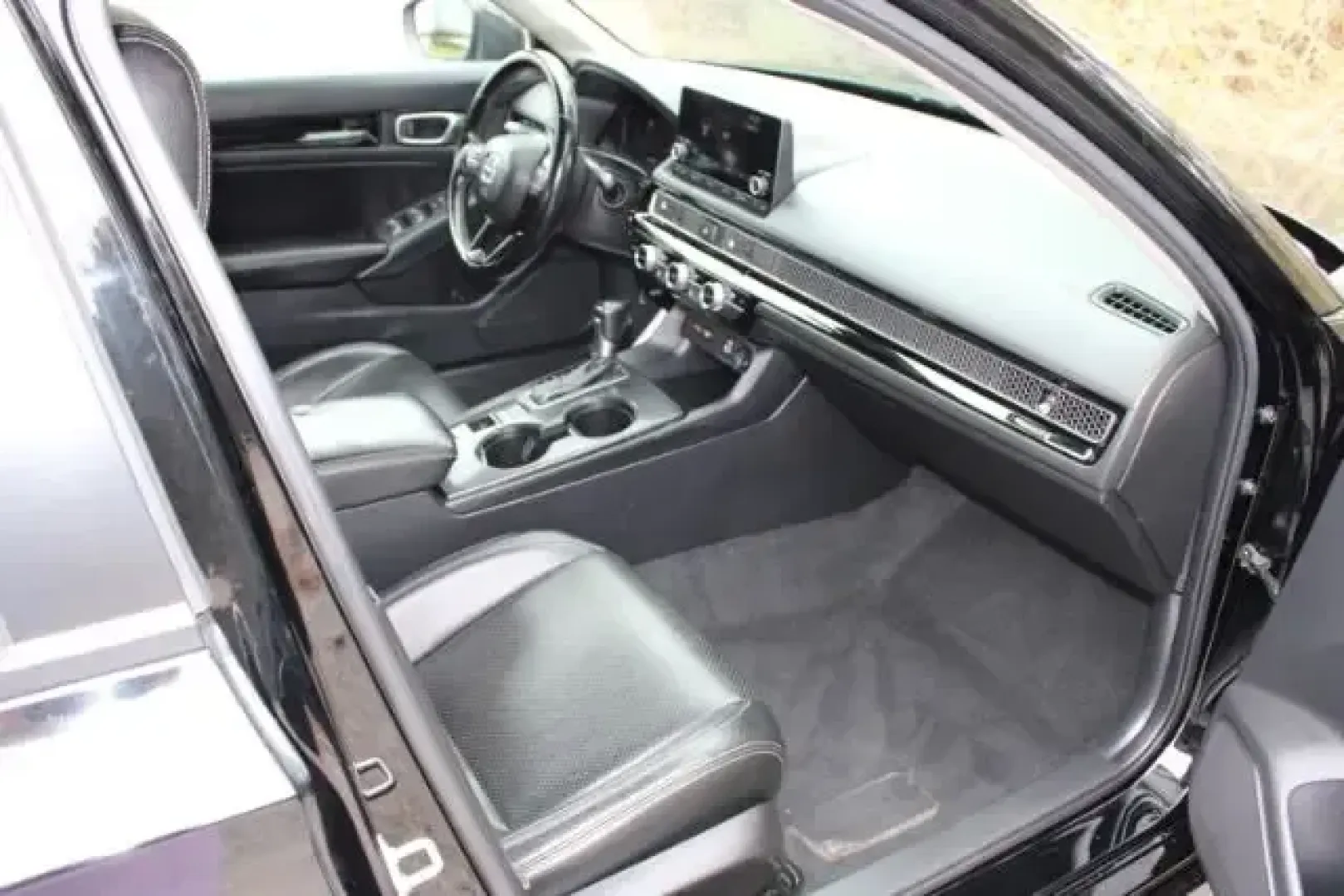 2022 Honda Civic Sedan EX (JHMFE1F72NX) with an 1.5L I-4 gasoline direct injection engine, CVT transmission, located at 3598 James B White Hwy South, Whiteville, NC, 28472, (910) 642-3196, 34.294846, -78.732613 - For commuters who rack up miles on Highway 701, students heading between Whiteville and Wilmington, or couples planning weekend runs to Lake Waccamaw State Park, this 2022 Honda Civic Sedan EX is the kind of smart, efficient sedan that fits real life. With its sleek Crystal Black Pearl finish and pr - Photo#9