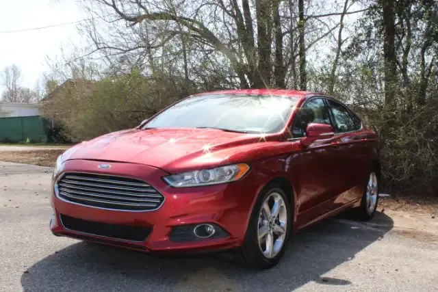 photo of 2016 Ford Fusion SE