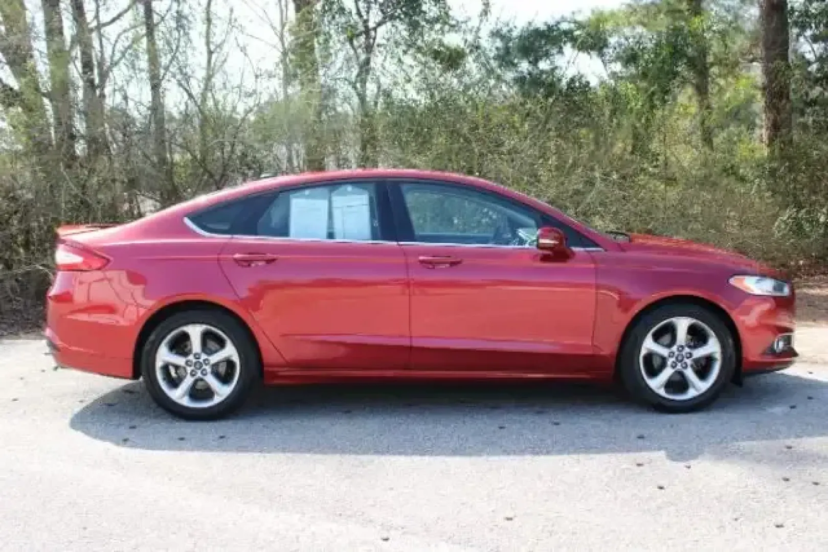 2016 Ford Fusion SE (3FA6P0HD3GR) with an 1.5L L4 DOHC 16V engine, 6-Speed Automatic transmission, located at 3598 James B White Hwy South, Whiteville, NC, 28472, (910) 642-3196, 34.294846, -78.732613 - Need a smart, comfortable sedan that makes everyday life easier-whether you're commuting down US-701, running errands between Downtown Whiteville and the shopping along James B. White Highway, or heading out for a weekend escape toward Lake Waccamaw? This 2016 Ford Fusion SE is built for real-world - Photo#3