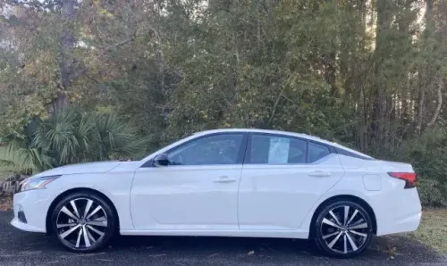 2022 Nissan Altima 2.5 SR