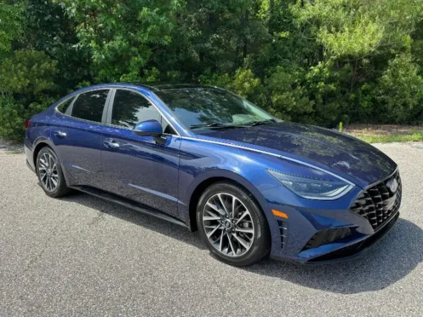 2022 /Black Hyundai Sonata Limited (5NPEH4J22NH) with an 1.6L L4 DOHC 16V TUR engine, 8-Speed Automatic transmission, located at 2761 East Hwy 501, Conway, SC, 29526, (843) 331-1151, 33.781528, -78.989883 - 2022 Hyundai Sonata Limited - Photo#1