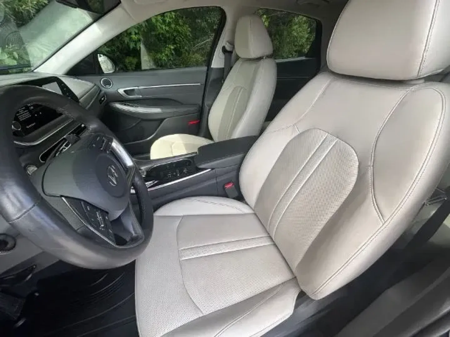 2022 /Black Hyundai Sonata Limited (5NPEH4J22NH) with an 1.6L L4 DOHC 16V TUR engine, 8-Speed Automatic transmission, located at 2761 East Hwy 501, Conway, SC, 29526, (843) 331-1151, 33.781528, -78.989883 - 2022 Hyundai Sonata Limited - Photo#9