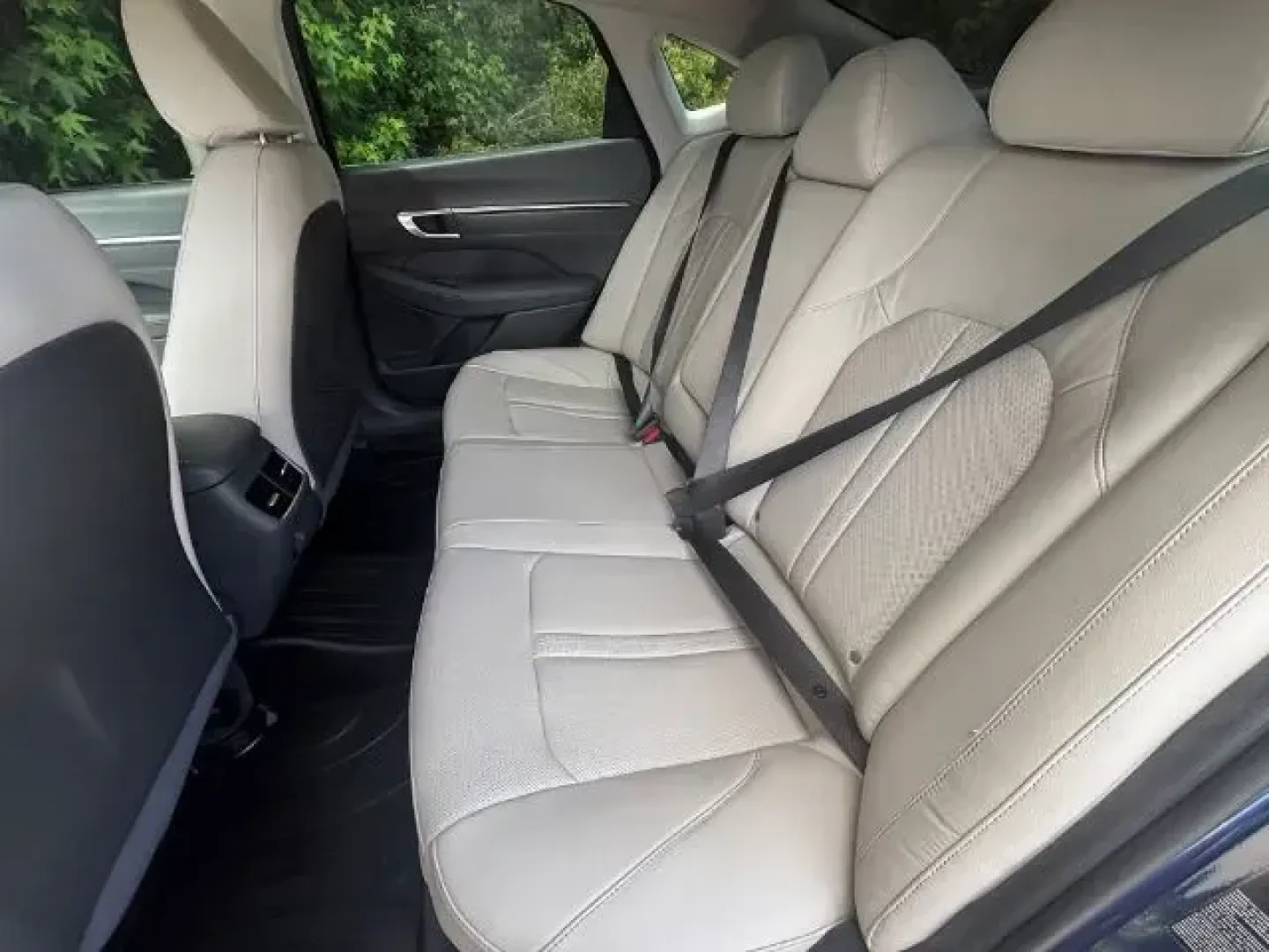 2022 /Black Hyundai Sonata Limited (5NPEH4J22NH) with an 1.6L L4 DOHC 16V TUR engine, 8-Speed Automatic transmission, located at 2761 East Hwy 501, Conway, SC, 29526, (843) 331-1151, 33.781528, -78.989883 - 2022 Hyundai Sonata Limited - Photo#10
