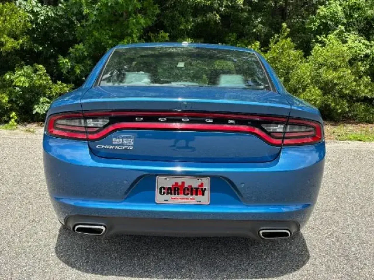 2022 /BLACK LEATHER Dodge Charger SXT (2C3CDXBG9NH) with an 3.6L V6 DOHC 24V engine, 8-Speed Automatic transmission, located at 2761 East Hwy 501, Conway, SC, 29526, (843) 331-1151, 33.781528, -78.989883 - 2022 Dodge Charger SXT - Photo#3